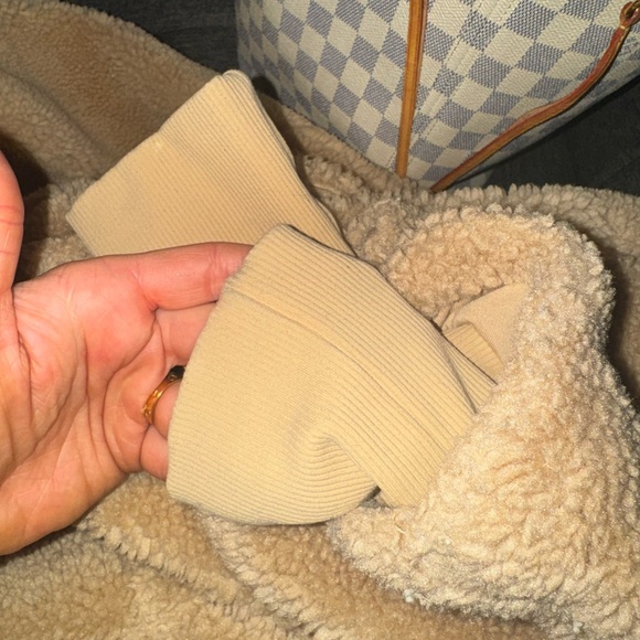 ALO Yoga Tan Sherpa Bomber Jacket - Picture 6 of 6